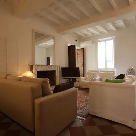 Navona Large 1br House Apartment *