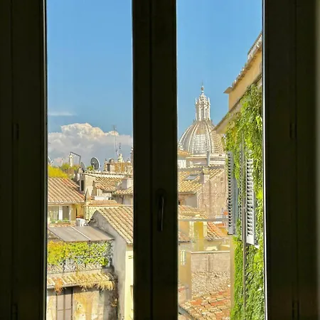 Vetrina In Luxury Rome