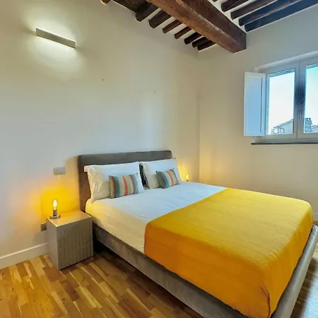 Vetrina In Luxury Apartment