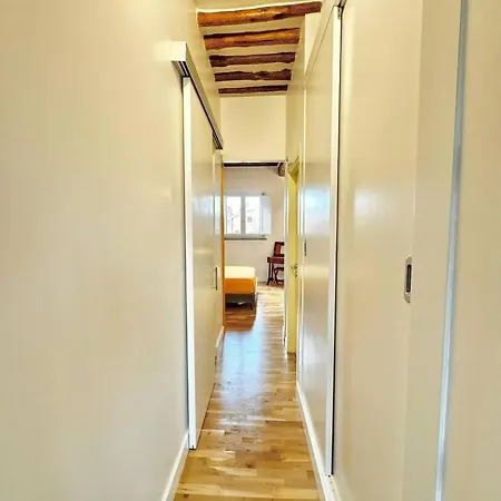 Vetrina In Luxury Apartment