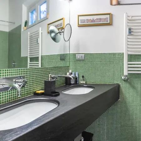 Vetrina In Luxury Apartment