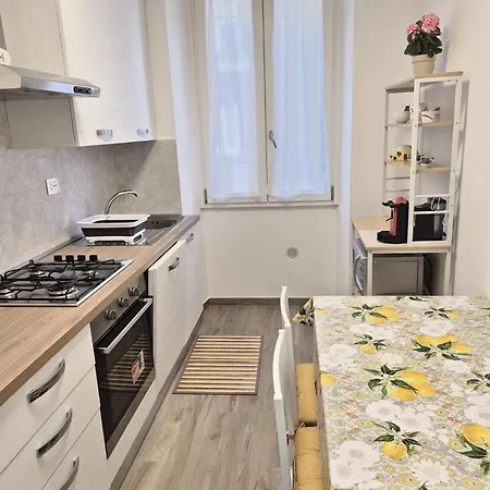 Apartment La Casa Floreale Rome