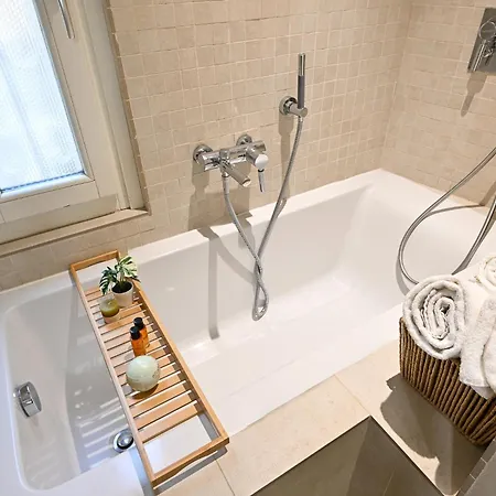 Monti Luxury Patio Apartment Rome