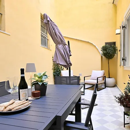 Monti Luxury Patio Rome