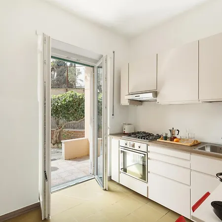 Apartment Garden Escape