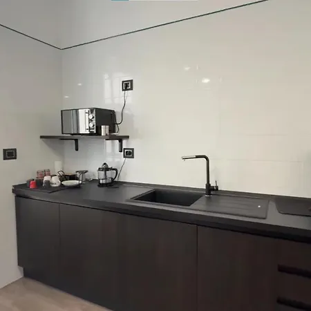 Modern Near Piazza Di Spagna Apartment