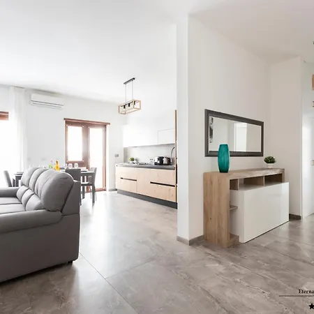 Gfc Eternal - 5min To Tiburtina Station Metrob, 2 Bathrooms, Terrace, A-c *