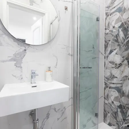 Gfc Eternal - 5min To Tiburtina Station Metrob, 2 Bathrooms, Terrace, A-c 로마