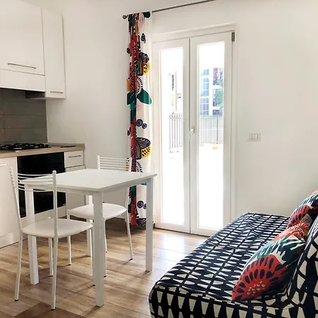 Wonderful Little Gem With A Large Private Terrace! Apartment Rome