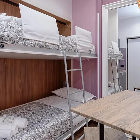 Alis Laura - 150m From Piazza Bologna Metro And 10 Minutes From The Colosseum Bed & Breakfast