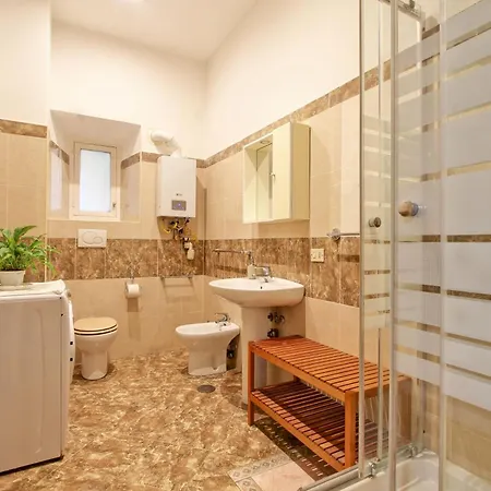 Roman Apartment Apartment