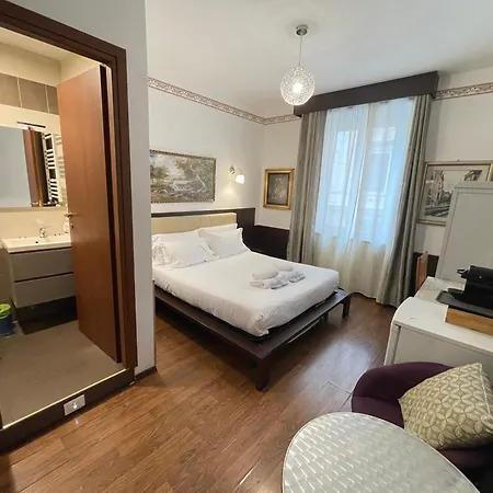 Guest house Gold House *