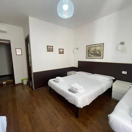 Guest house Gold House