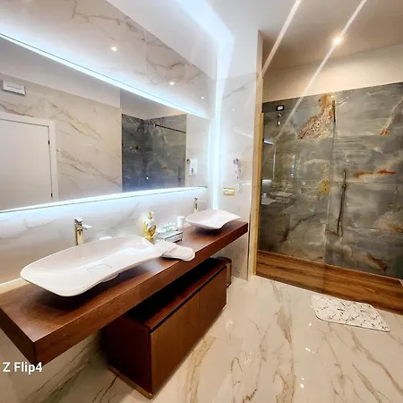 Golden Palace Luxury Guest house Rome