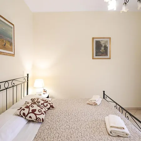 Elegante E Luminoso - 2min Metro Apartment