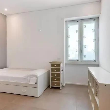 Apartment Ampli De 3-habitacions A Rome