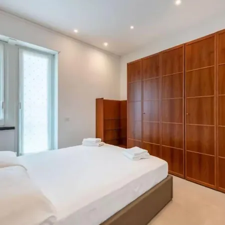 Ampli De 3-habitacions A Apartment