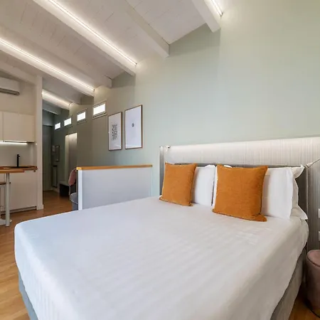 Appartamento Rasella 21 - Fromhometorome