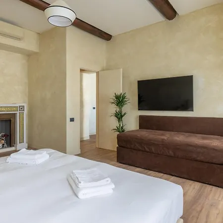 Pantheon Urbes Collection Apartment