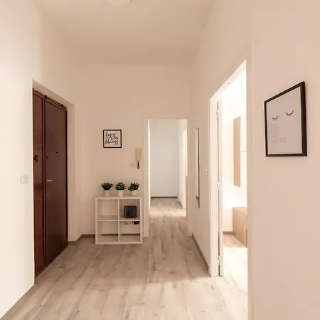 San Pietro Appartamento Luminoso E Moderno Apartment