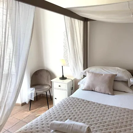 Aenea's Bed & Breakfast