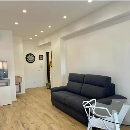 Pm 34 Viale Imperatore Guest House - 50 Mt From Metro San Paolo Apartment