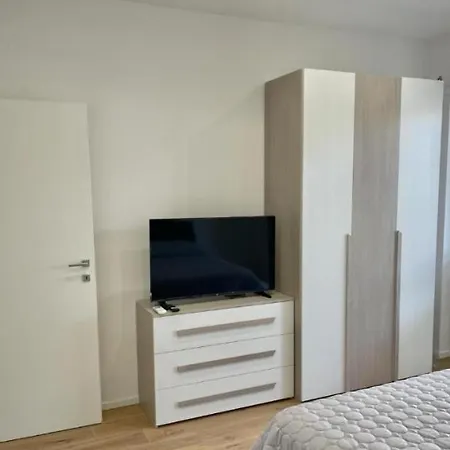 Apartment Pm 34 Viale Imperatore Guest House - 50 Mt From Metro San Paolo *