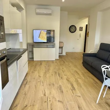 Apartment Pm 34 Viale Imperatore Guest House - 50 Mt From Metro San Paolo *