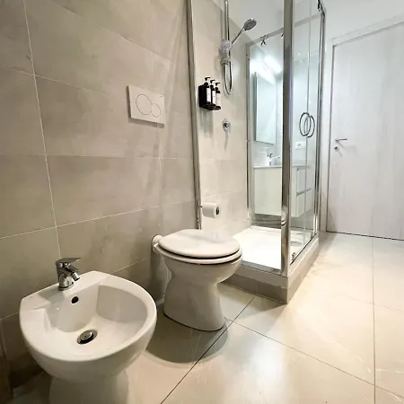 Da Vinci Metro Apartment Rome
