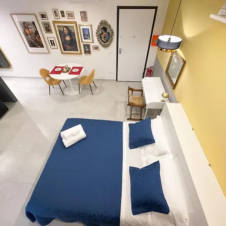 Da Vinci Metro Apartment