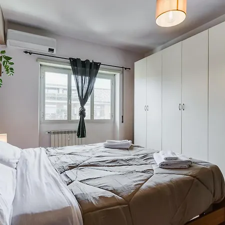 Cozy Boho-style Near Metro A Apartment Rome