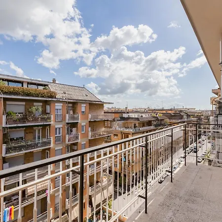 Apartment Cozy Boho-style Near Metro A Rome