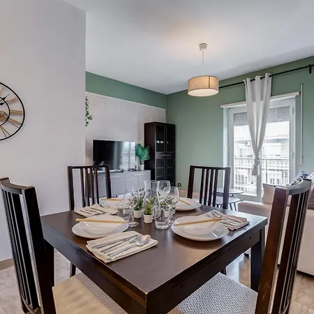 Cozy Boho-style Near Metro A Apartment