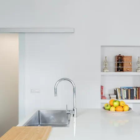 Trastevere Modern 4br 4baths, Wifi, Ac, Custom Kitchen, Living *