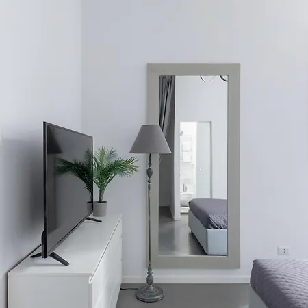 Trastevere Modern 4br 4baths, Wifi, Ac, Custom Kitchen, Living Apartment Rome