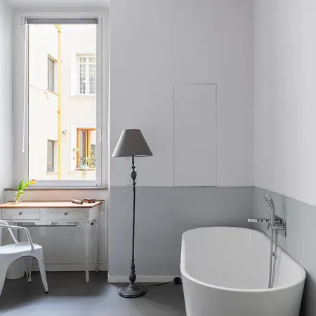 Trastevere Modern 4br 4baths, Wifi, Ac, Custom Kitchen, Living Apartment *