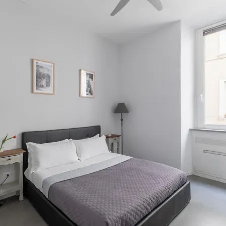 Trastevere Modern 4br 4baths, Wifi, Ac, Custom Kitchen, Living Rome