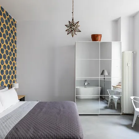 Trastevere Modern 4br 4baths, Wifi, Ac, Custom Kitchen, Living Rome