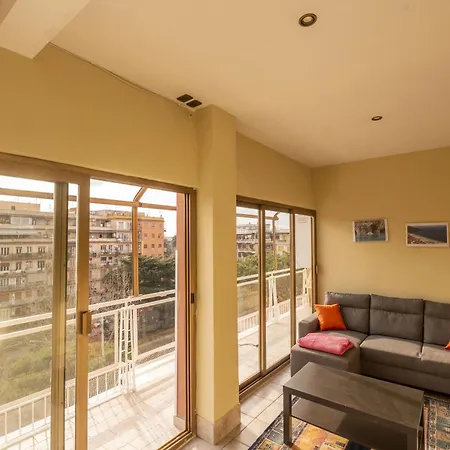 Spacious And Bright 3br Family Rome