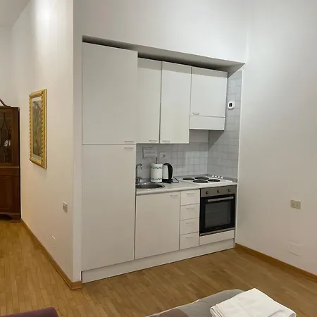 In 2 Apartment