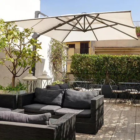Terrace Pantheon Relais Rome