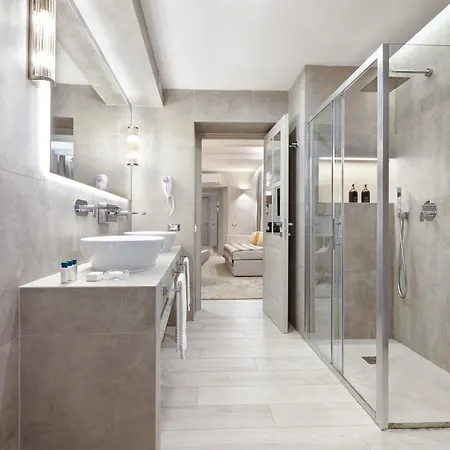 Terrace Pantheon Relais Hotel 4*