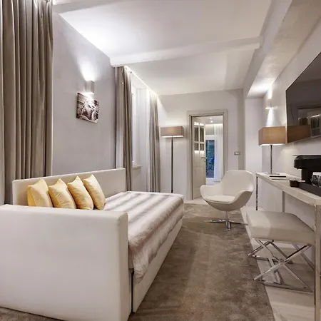 Terrace Pantheon Relais Hotel 4*