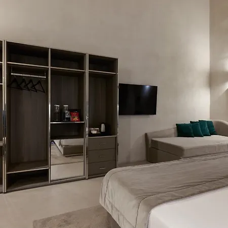 Terrace Pantheon Relais 4*
