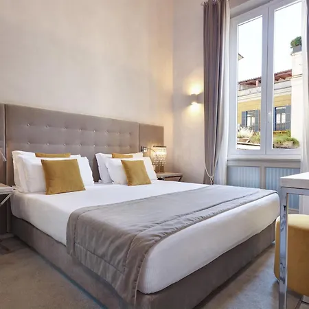 Terrace Pantheon Relais Rome