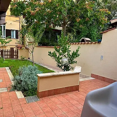Ltpanella Rose Flat * Rome