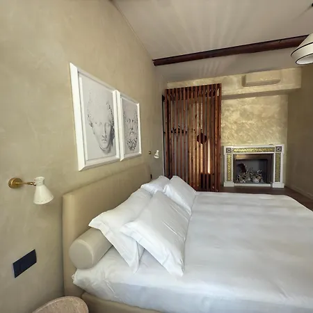 Pantheon Urbes Collection Apartment