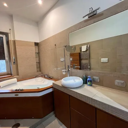 Apartment Charm & Relax Jacuzzi Roma-gemelli Rome