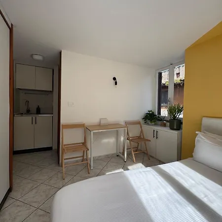 Panieri - Homkeey Apartment
