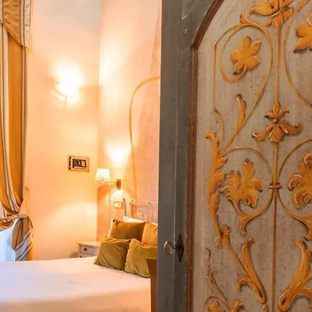 Le Clarisse Hotel *